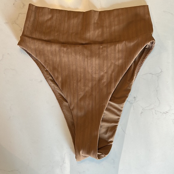 Aerie Swimsuit - Picture 6 of 8